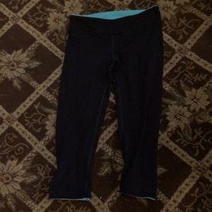flip black and teal capri leggings!